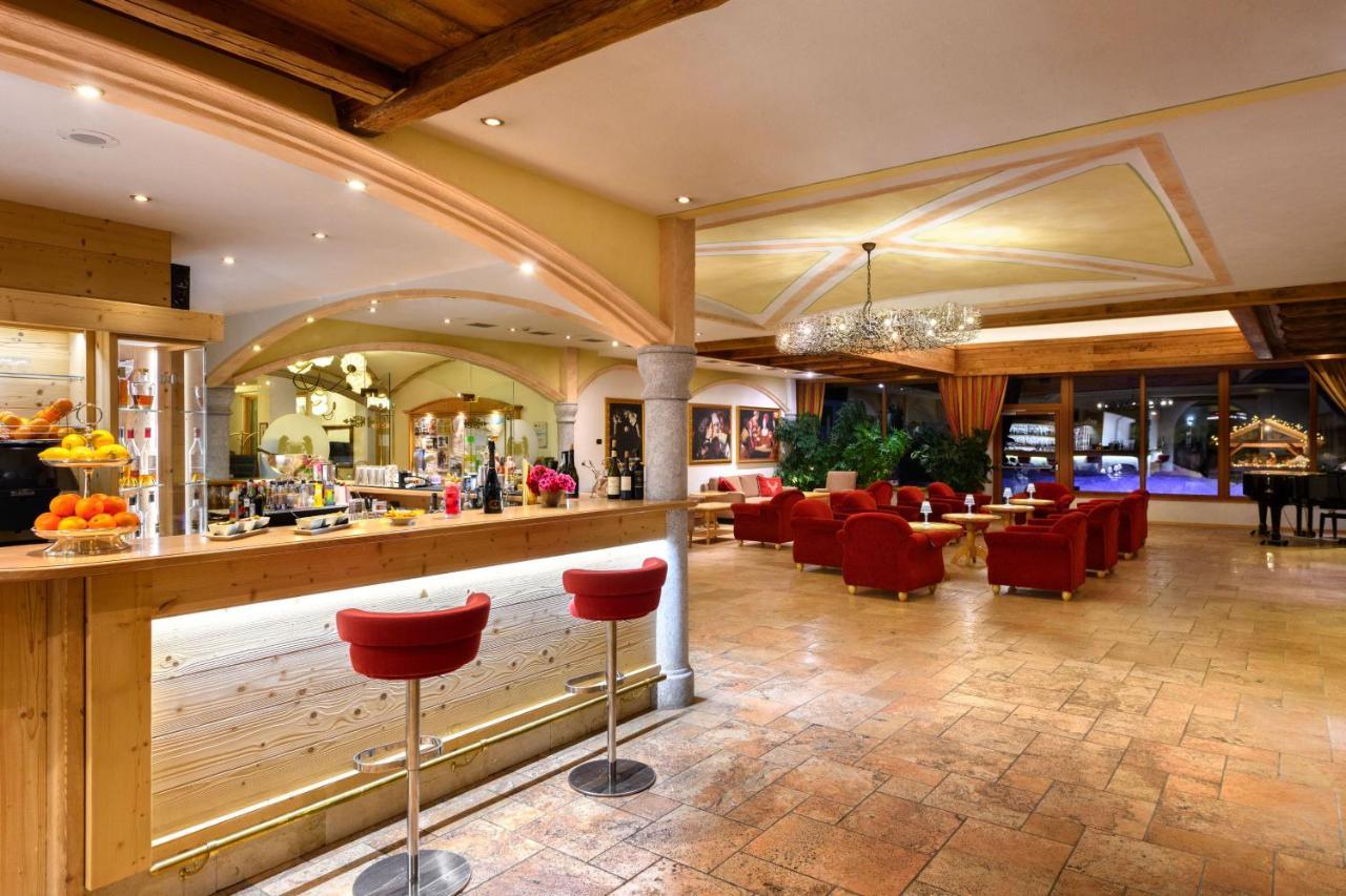 Carlo Magno Hotel Spa Resort Madonna エクステリア 写真