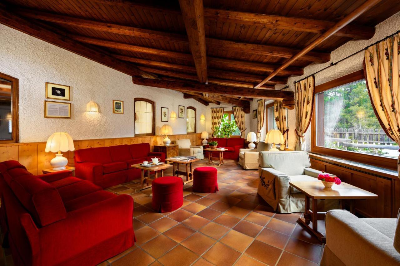 Carlo Magno Hotel Spa Resort Madonna エクステリア 写真