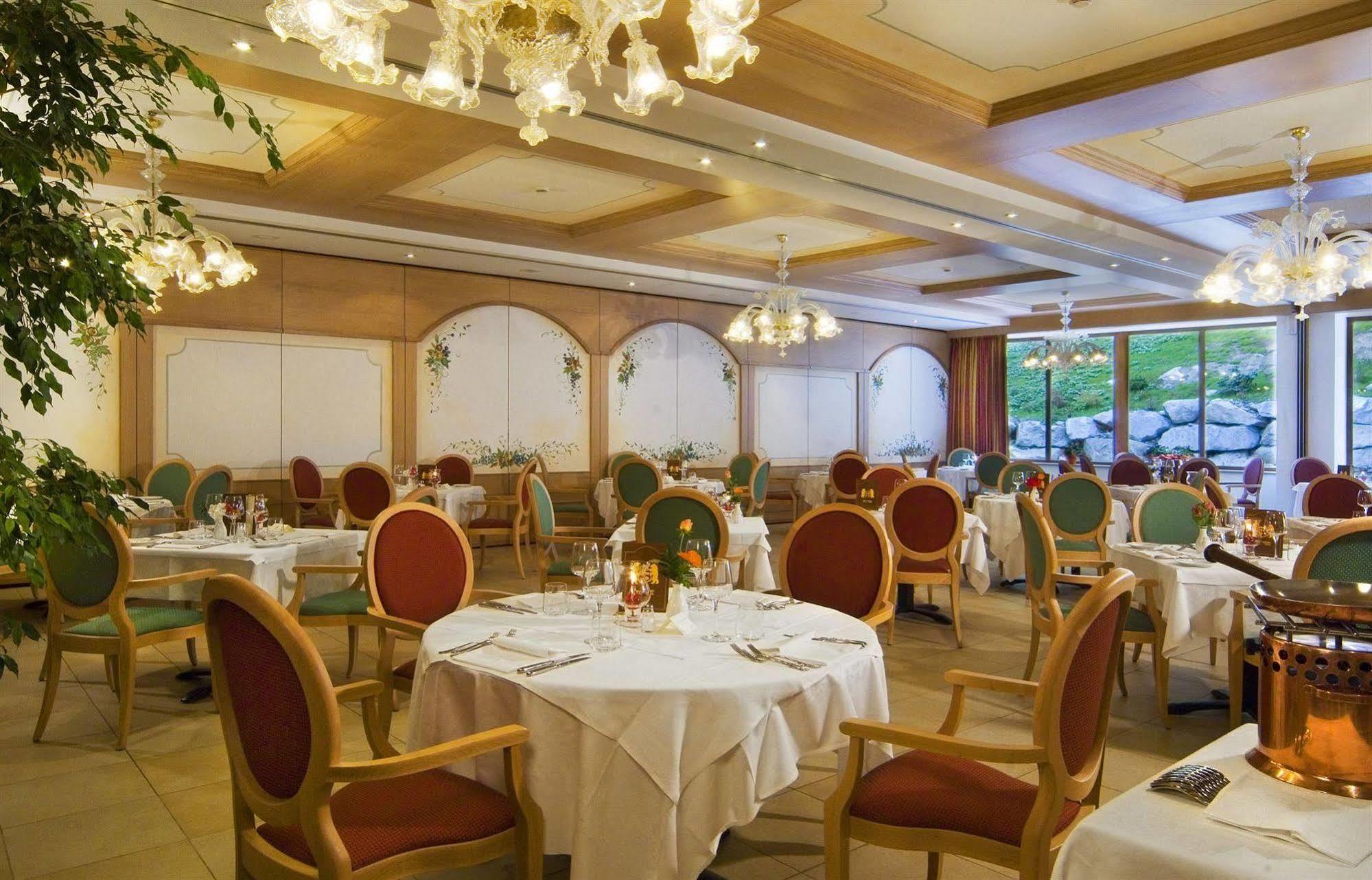 Carlo Magno Hotel Spa Resort Madonna エクステリア 写真