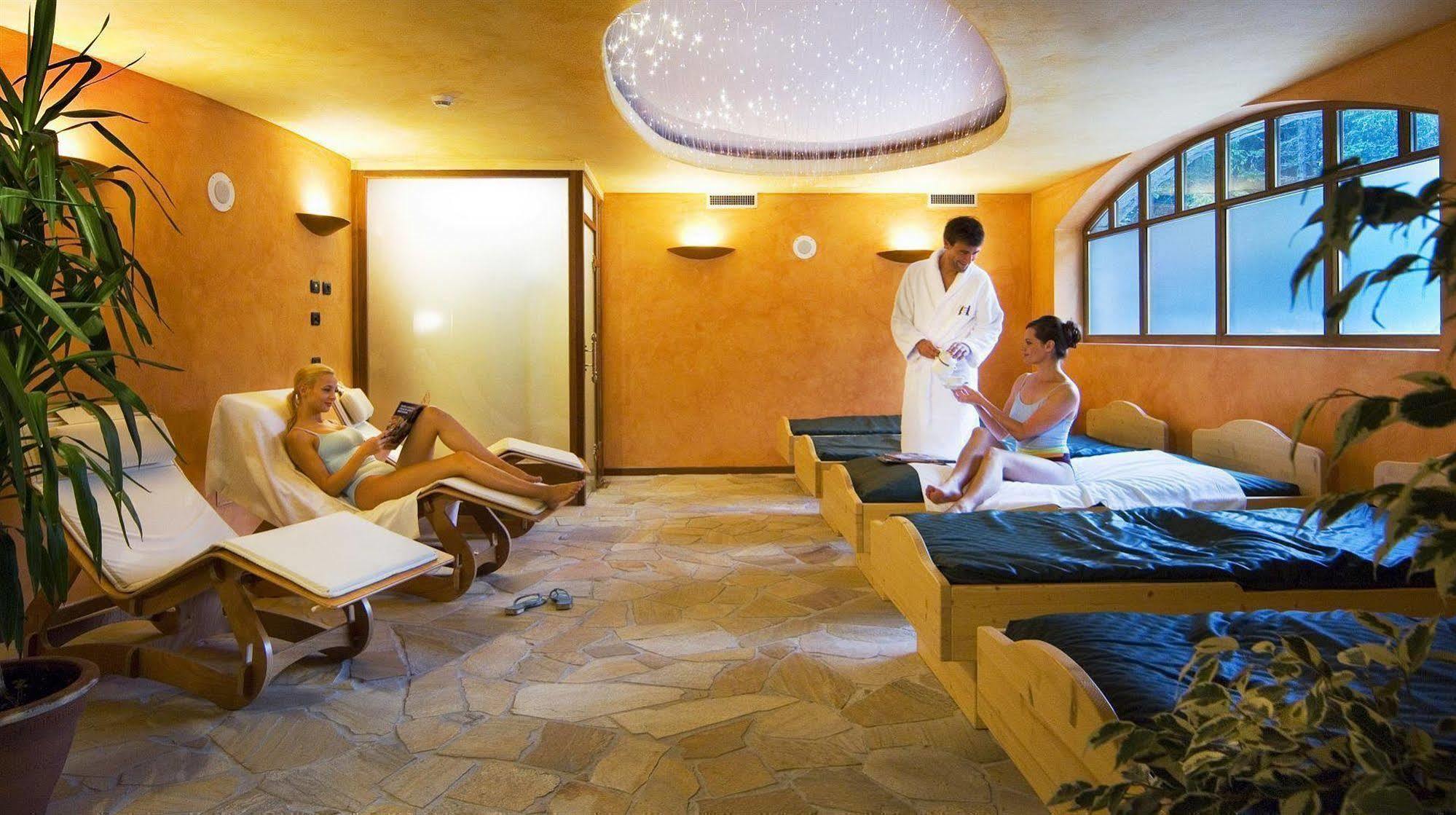 Carlo Magno Hotel Spa Resort Madonna エクステリア 写真