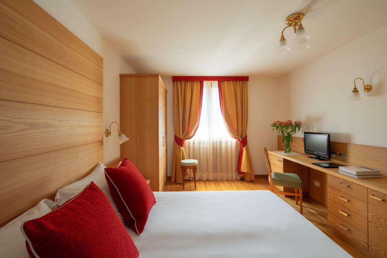 Carlo Magno Hotel Spa Resort Madonna エクステリア 写真