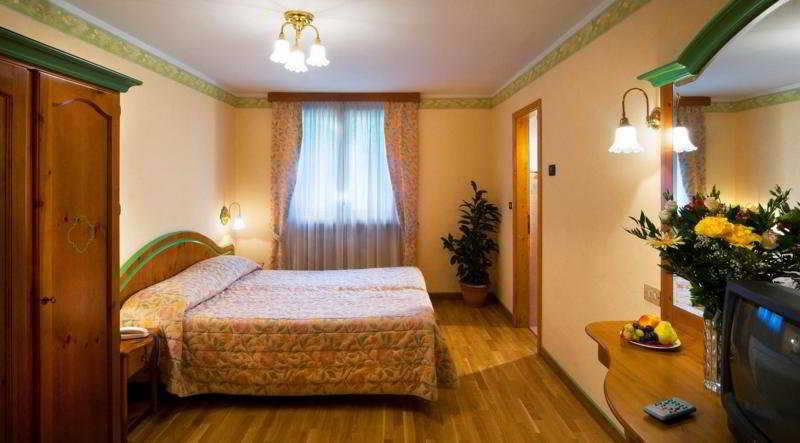 Carlo Magno Hotel Spa Resort Madonna エクステリア 写真